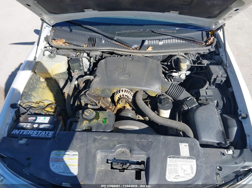 1998 Lincoln Town Car Signature VIN: 1LNFM82W5WY644310 Lot: 43568401