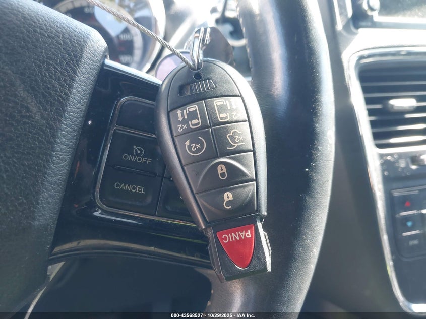 2017 Dodge Grand Caravan Sxt VIN: 2C4RDGCG2HR632061 Lot: 43568527