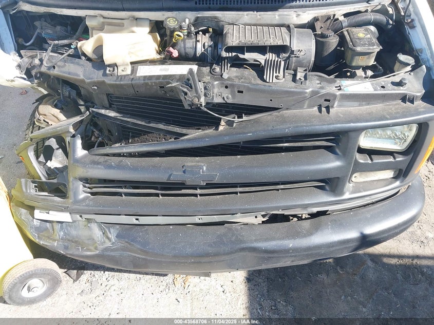 2001 Chevrolet Express VIN: 1GCEG15W411124952 Lot: 43568706