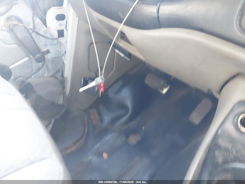 2001 Chevrolet Express VIN: 1GCEG15W411124952 Lot: 43568706