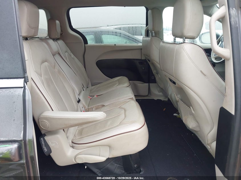 2018 Chrysler Pacifica Limited VIN: 2C4RC1GG1JR350817 Lot: 43568728