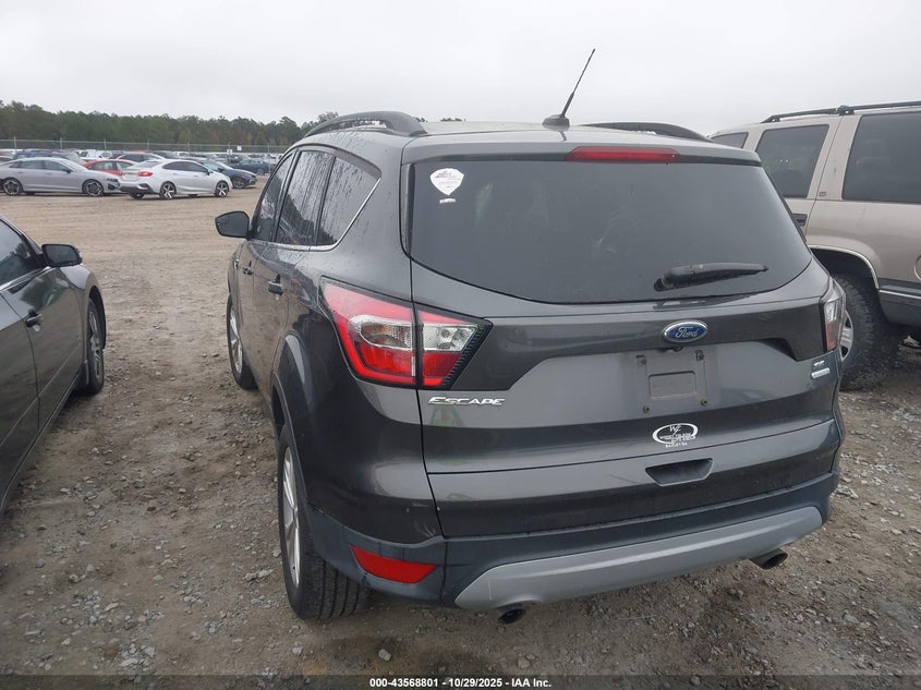 Vin: 1fmcu0gd5jub35426, lot: 44063871, ford escape se 20183