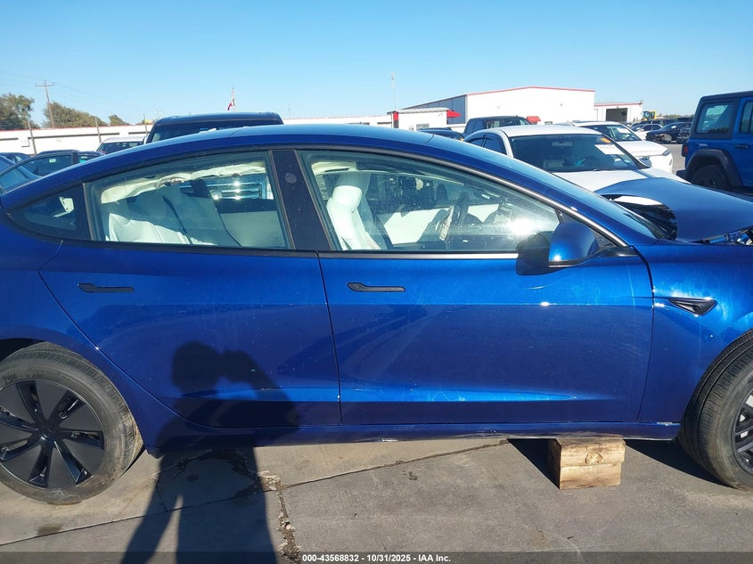 2025 Tesla Model 3 Long Range Rear-Wheel Drive/Standard VIN: 5YJ3E1EA4SF045775 Lot: 43568832