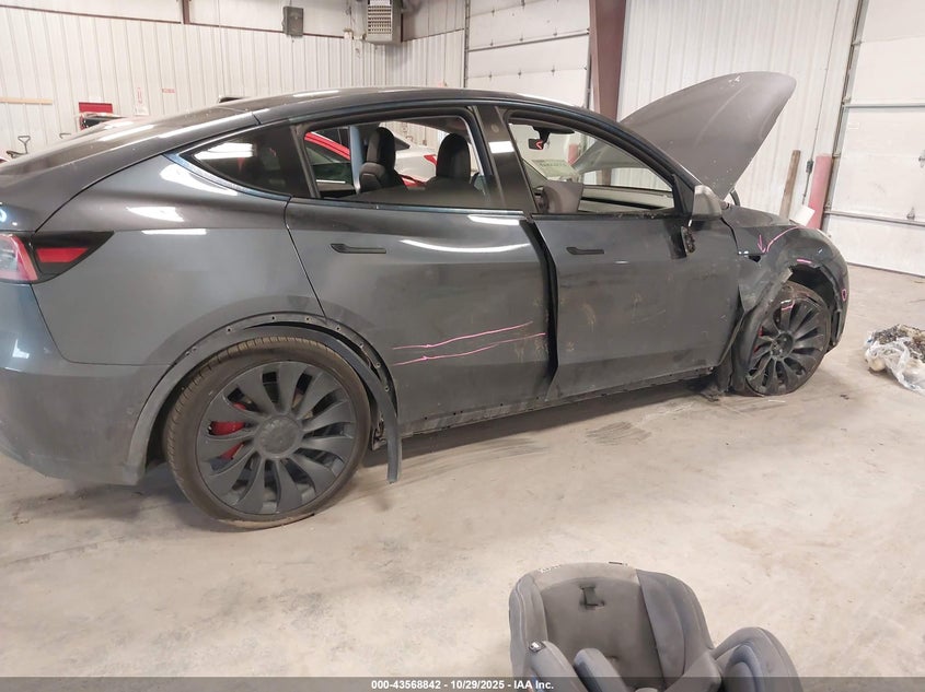 2022 Tesla Model Y Performance Dual Motor All-Wheel Drive VIN: 7SAYGDEF3NF456539 Lot: 43568842