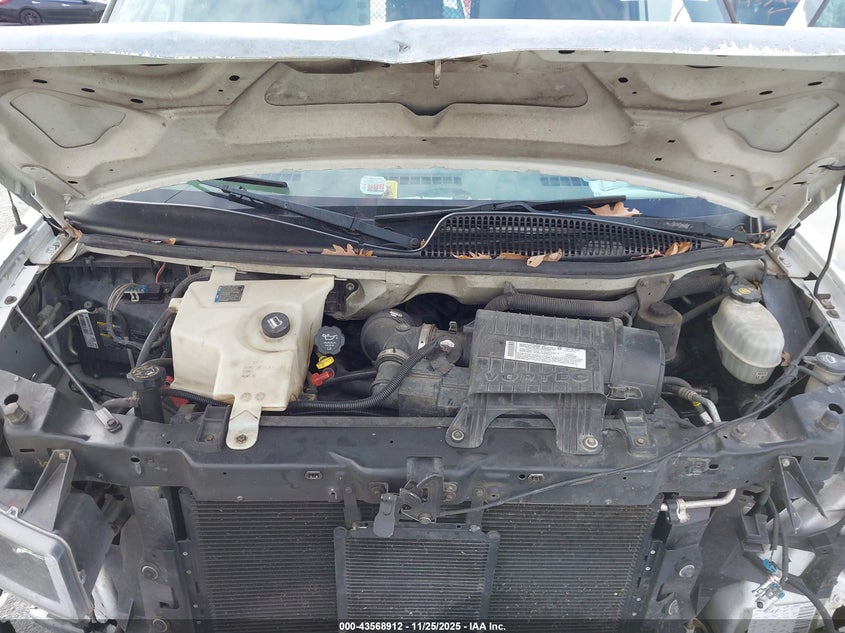 2007 Chevrolet Express Cutaway Work Van VIN: 1GBHG31U771200173 Lot: 43568912