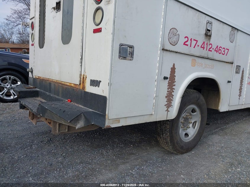 2007 Chevrolet Express Cutaway Work Van VIN: 1GBHG31U771200173 Lot: 43568912