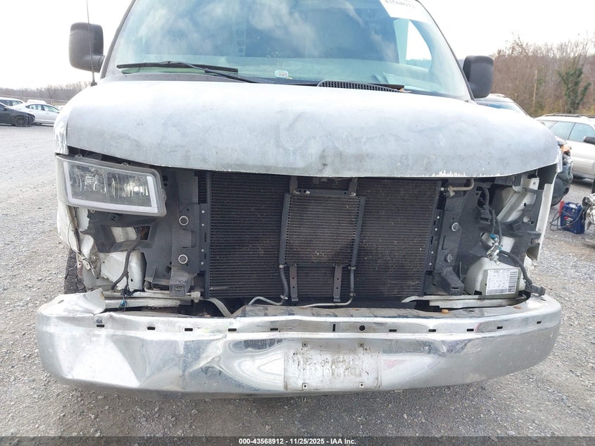 2007 Chevrolet Express Cutaway Work Van VIN: 1GBHG31U771200173 Lot: 43568912