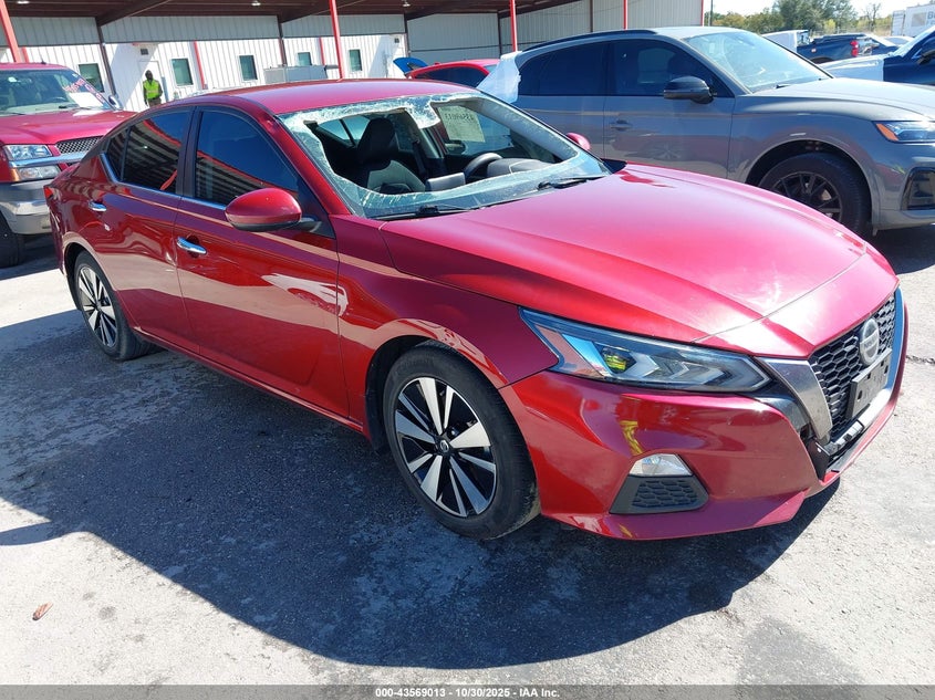 NISSAN ALTIMA SV FWD