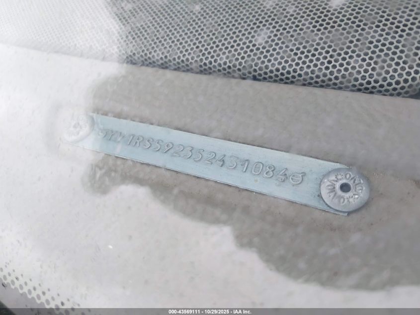 2005 Volvo S60 2.5T VIN: YV1RS592352431084 Lot: 43569111