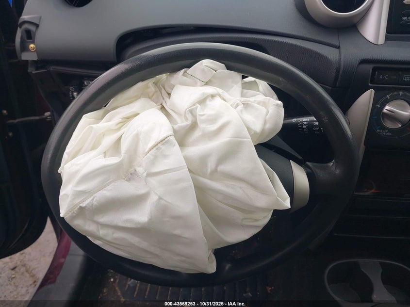 2005 Scion Xa VIN: JTKKT604350110739 Lot: 43569253