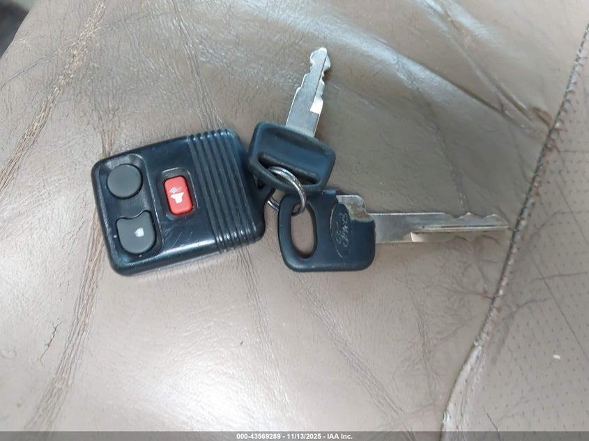 2000 Ford E-150 Recreational VIN: 1FDRE14L7YHB37965 Lot: 43569289