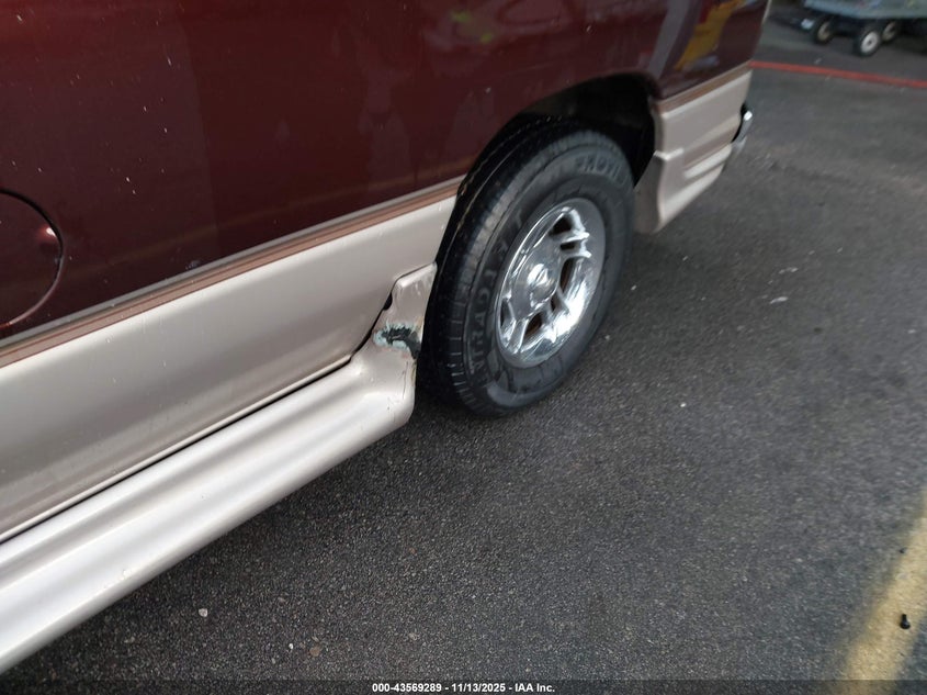 2000 Ford E-150 Recreational VIN: 1FDRE14L7YHB37965 Lot: 43569289