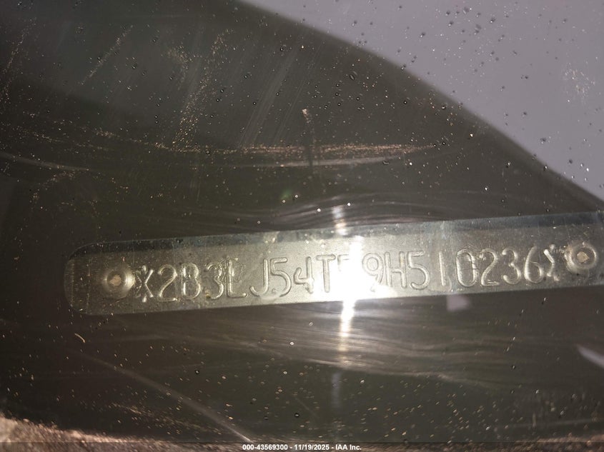 2009 Dodge Challenger R/T VIN: 2B3LJ54T59H510236 Lot: 43569300