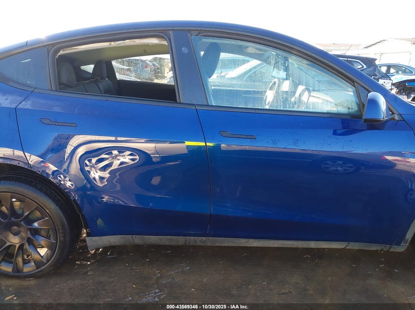 2024 Tesla Model Y Long Range Dual Motor All-Wheel Drive VIN: 7SAYGDEEXRA283953 Lot: 43569346