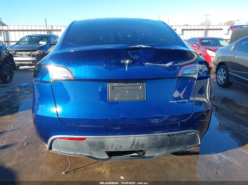 2024 Tesla Model Y Long Range Dual Motor All-Wheel Drive VIN: 7SAYGDEEXRA283953 Lot: 43569346