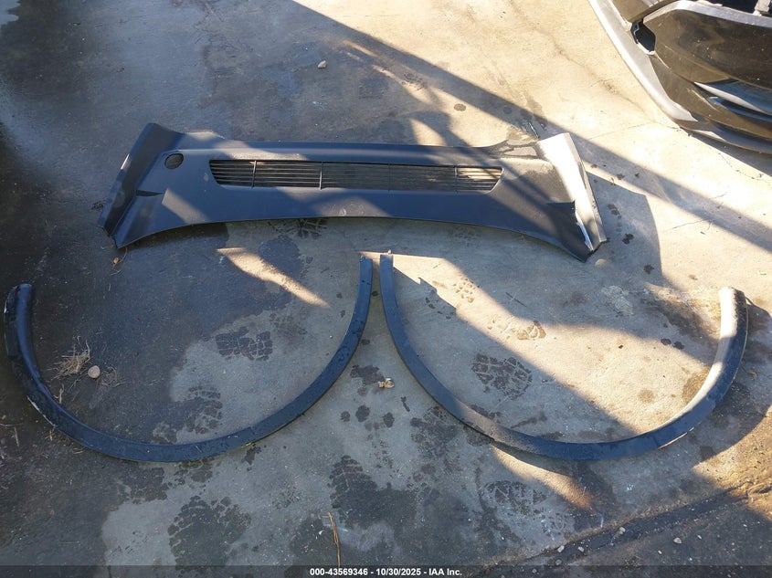 2024 Tesla Model Y Long Range Dual Motor All-Wheel Drive VIN: 7SAYGDEEXRA283953 Lot: 43569346