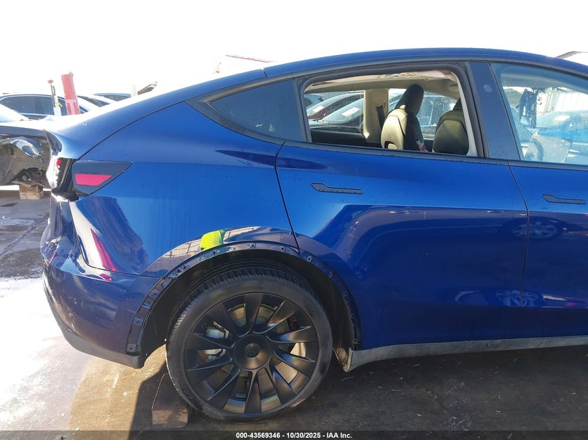 2024 Tesla Model Y Long Range Dual Motor All-Wheel Drive VIN: 7SAYGDEEXRA283953 Lot: 43569346