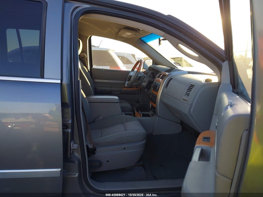 2008 CHRYSLER ASPEN LIMITED · Фото 5