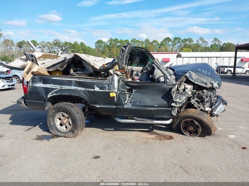 1996 Chevrolet Tahoe K1500 VIN: 3GNEK18R5TG161332 Lot: 43569466