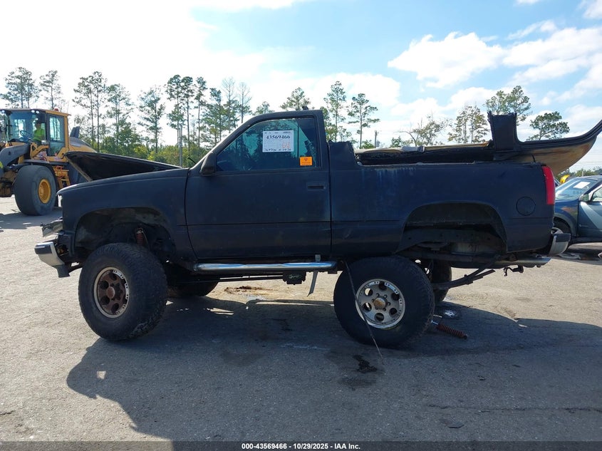 1996 Chevrolet Tahoe K1500 VIN: 3GNEK18R5TG161332 Lot: 43569466