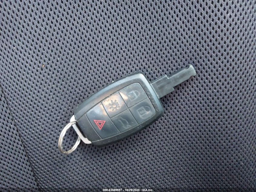 2008 Volvo C30 T5 R-Design/T5 Version 1.0/T5 Version 2.0 VIN: YV1MK672682052443 Lot: 43569597