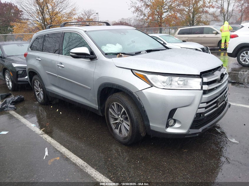 TOYOTA HIGHLANDER XLE