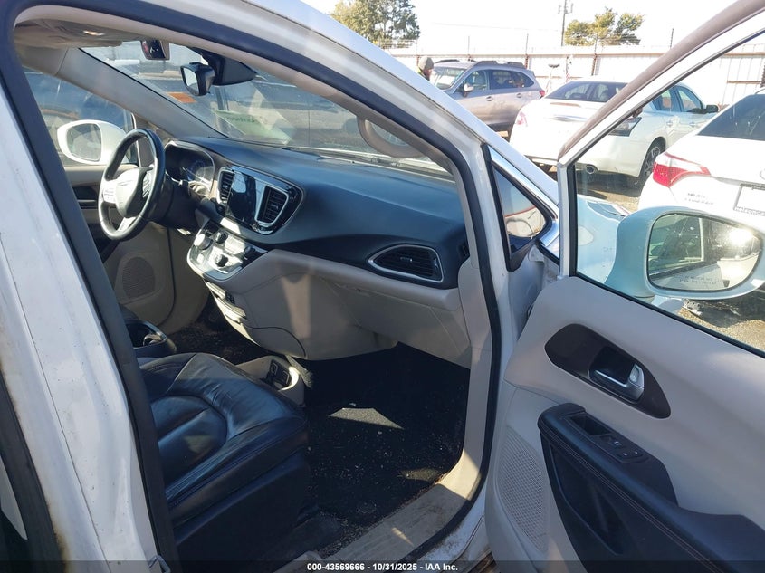 2C4RC1BG0HR803147 2017 CHRYSLER PACIFICA photo no. 5