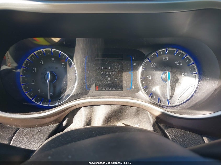 2017 Chrysler Pacifica Touring-L VIN: 2C4RC1BG0HR803147 Lot: 43569666