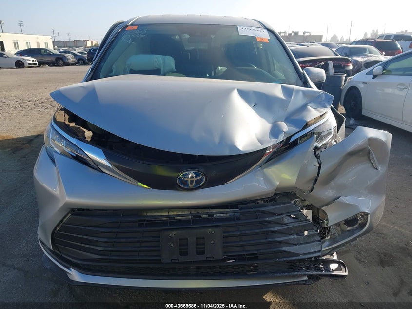 2021 TOYOTA SIENNA LE 5TDKRKECXMS042563