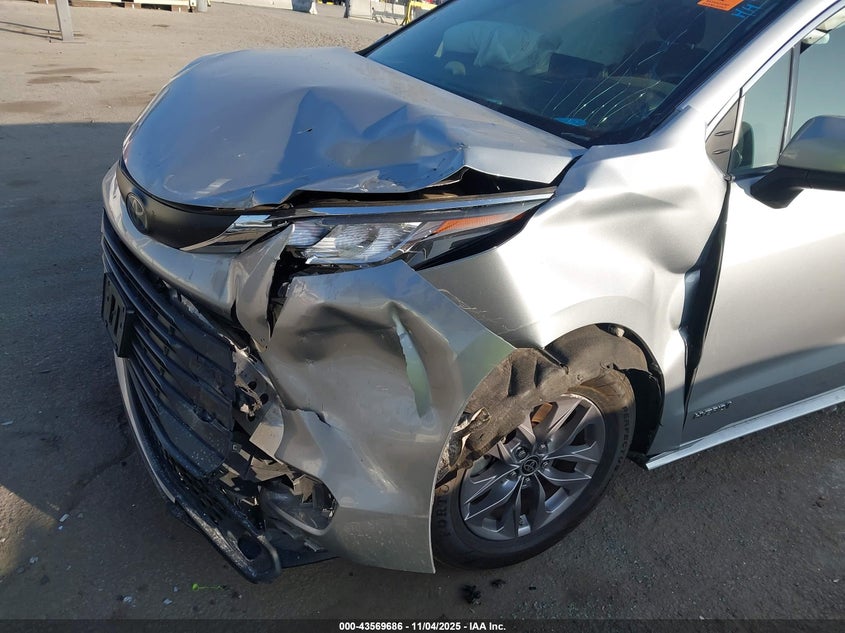 2021 TOYOTA SIENNA LE 5TDKRKECXMS042563