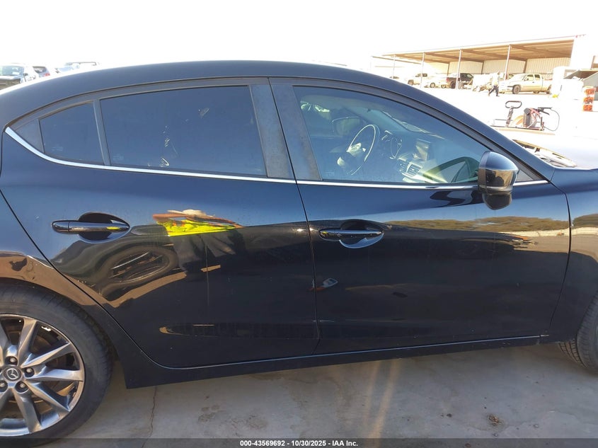 2018 Mazda Mazda3 Touring VIN: 3MZBN1V34JM261419 Lot: 43569692