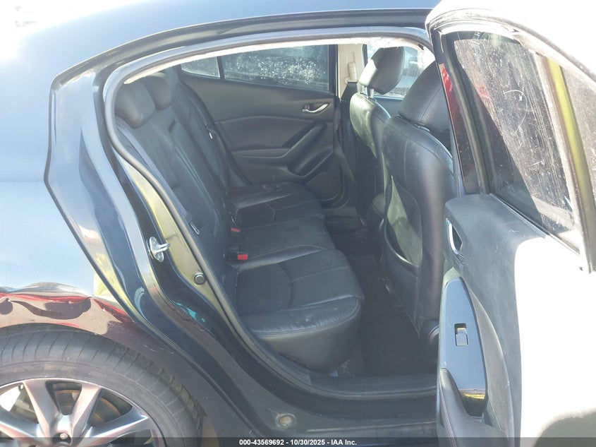 2018 Mazda Mazda3 Touring VIN: 3MZBN1V34JM261419 Lot: 43569692