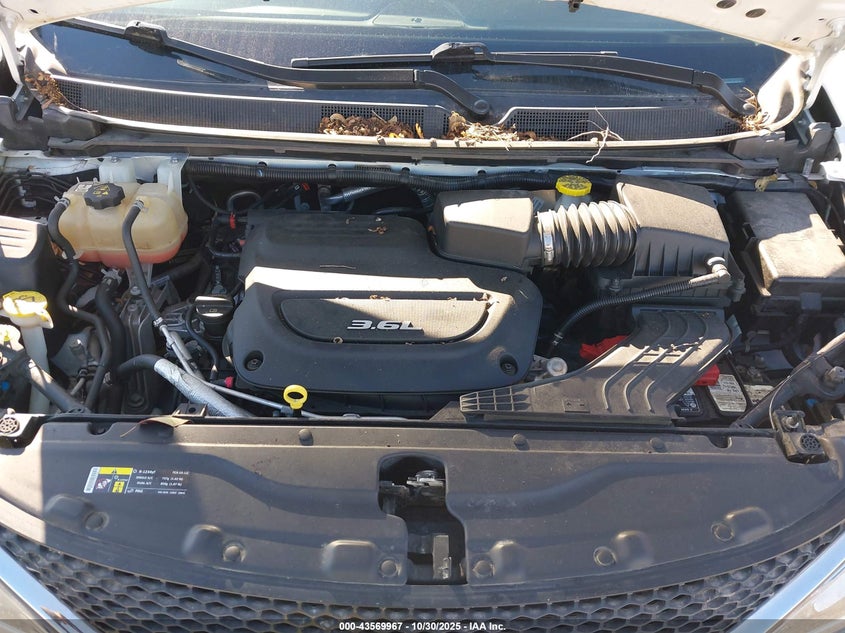 2017 Chrysler Pacifica Touring-L VIN: 2C4RC1BGXHR747508 Lot: 43569967