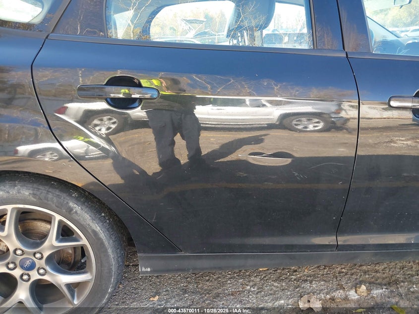 2014 FORD FOCUS SE 1FADP3K25EL389677