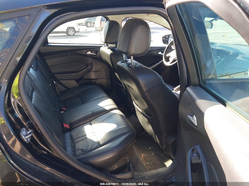 2014 FORD FOCUS SE 1FADP3K25EL389677