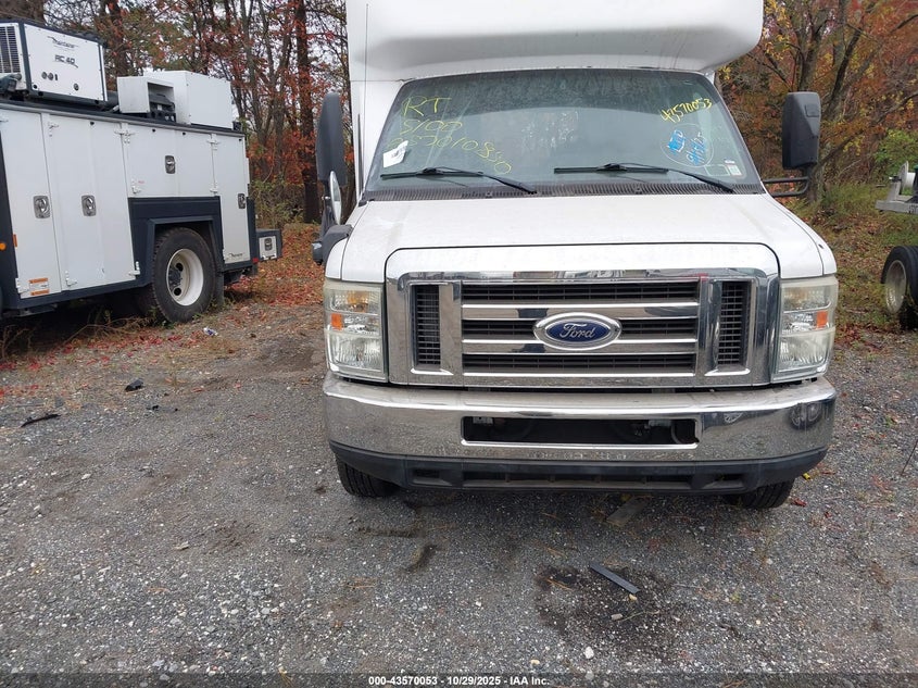 2009 Ford E-350 Cutaway VIN: 1FDEE35L39DA50226 Lot: 43570053