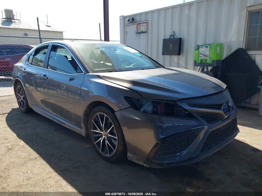 TOYOTA CAMRY HYBRID SE HYBRID
