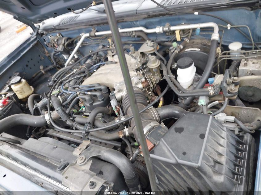 2000 Nissan Frontier Se-V6/Xe-V6 VIN: 1N6ED27Y2YC318923 Lot: 43570141