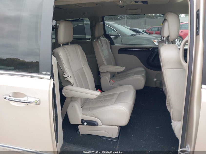 2013 Chrysler Town & Country Limited VIN: 2C4RC1GG0DR777183 Lot: 43570185