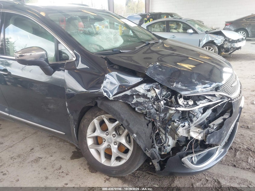 2020 Chrysler Pacifica Limited VIN: 2C4RC1GG2LR209001 Lot: 43570196