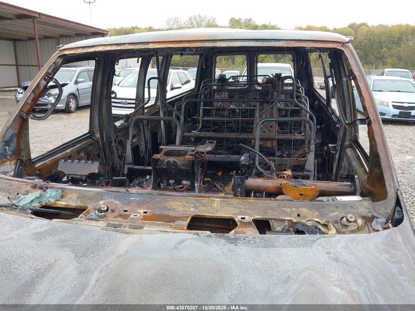 2010 Ford E-350 Super Duty Xl/Xlt VIN: 1FBNE3BL5ADA54733 Lot: 43570207