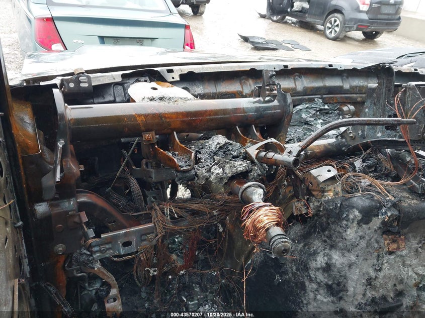 2010 Ford E-350 Super Duty Xl/Xlt VIN: 1FBNE3BL5ADA54733 Lot: 43570207