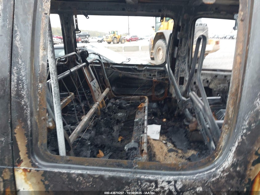 2010 Ford E-350 Super Duty Xl/Xlt VIN: 1FBNE3BL5ADA54733 Lot: 43570207