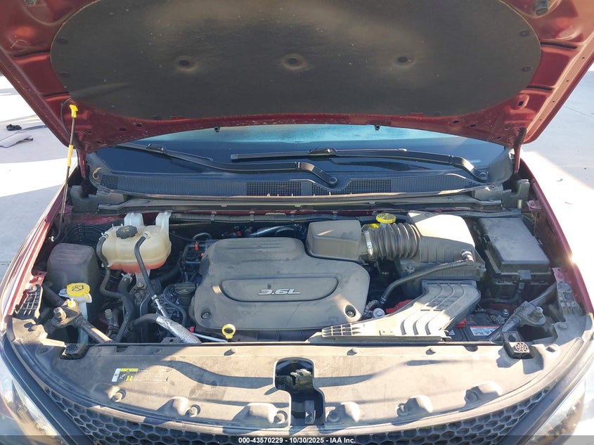 2018 Chrysler Pacifica L VIN: 2C4RC1AG5JR317196 Lot: 43570229