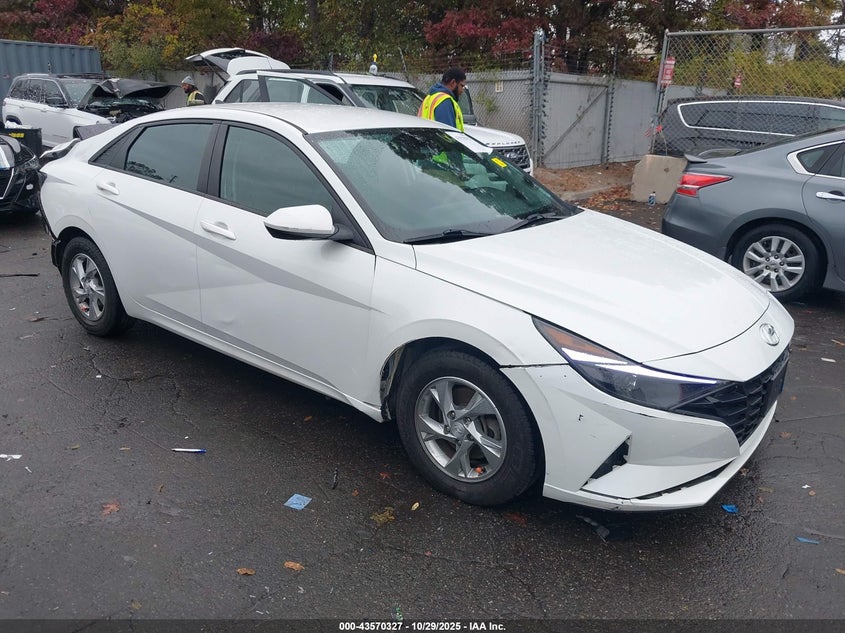 HYUNDAI ELANTRA SE