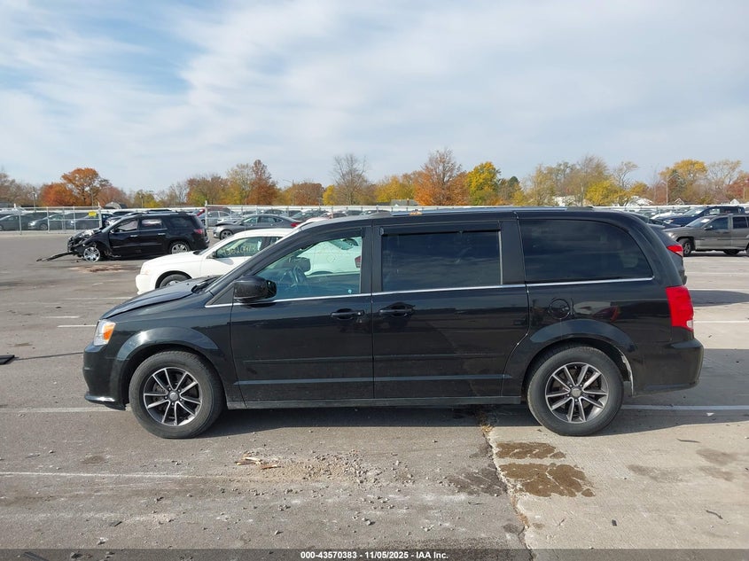 2017 DODGE GRAND CARAVAN SXT 2C4RDGCG1HR660790