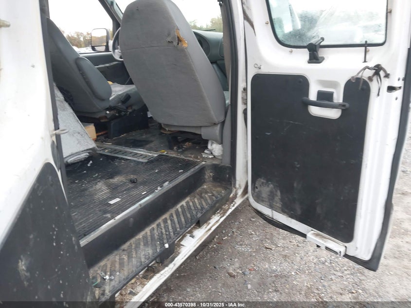 2003 Ford E-350 Super Duty Xl/Xlt VIN: 1FBSS31L83HA81160 Lot: 43570398