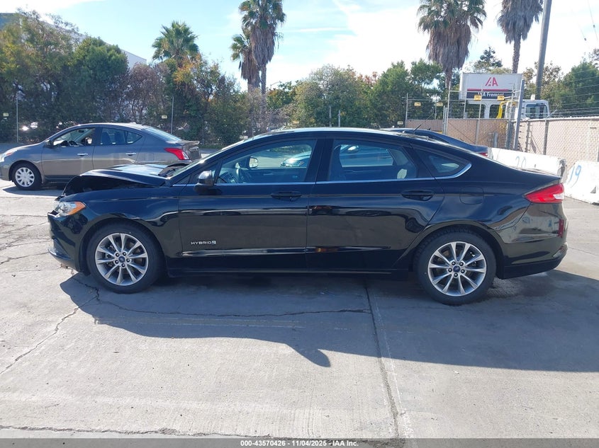 2017 Ford Fusion Hybrid Se VIN: 3FA6P0LUXHR264753 Lot: 43570426