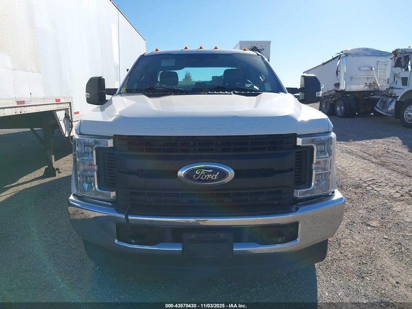 2017 Ford F-350 Chassis Xl VIN: 1FD8X3HT3HED80878 Lot: 43570430