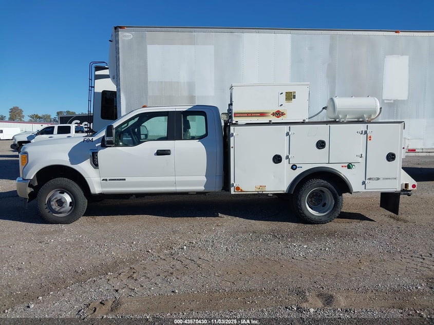 2017 Ford F-350 Chassis Xl VIN: 1FD8X3HT3HED80878 Lot: 43570430